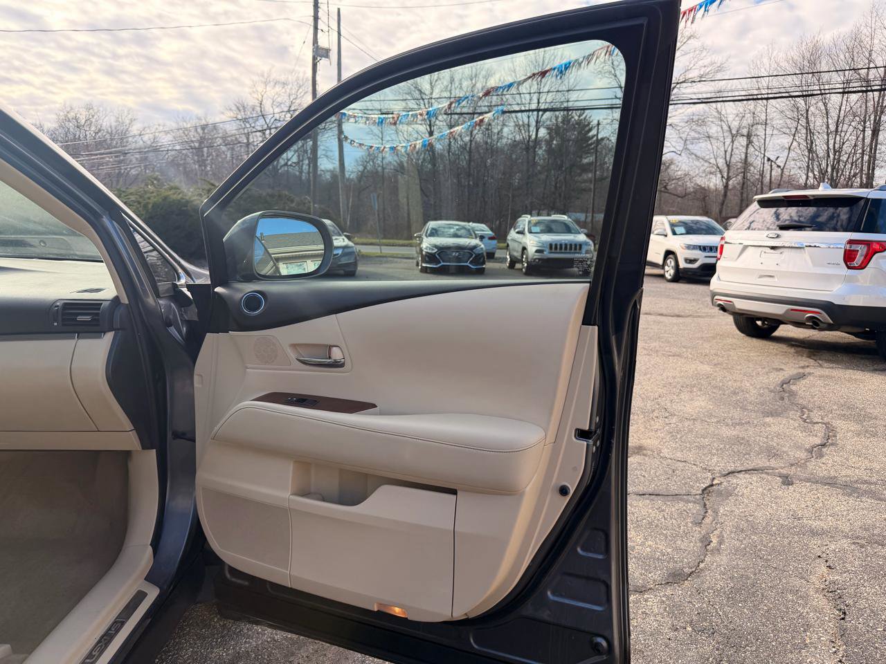 Used 2013 Lexus RX 450h AWD 4dr Hybrid w/ Navigation Pkg image 27