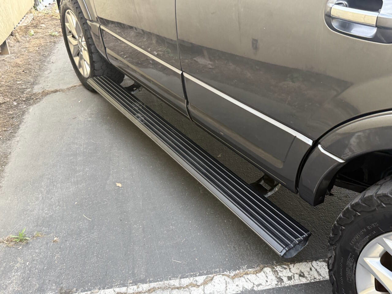 Used 2015 Ford Expedition Limited w/ Equipment Group 301A image 9