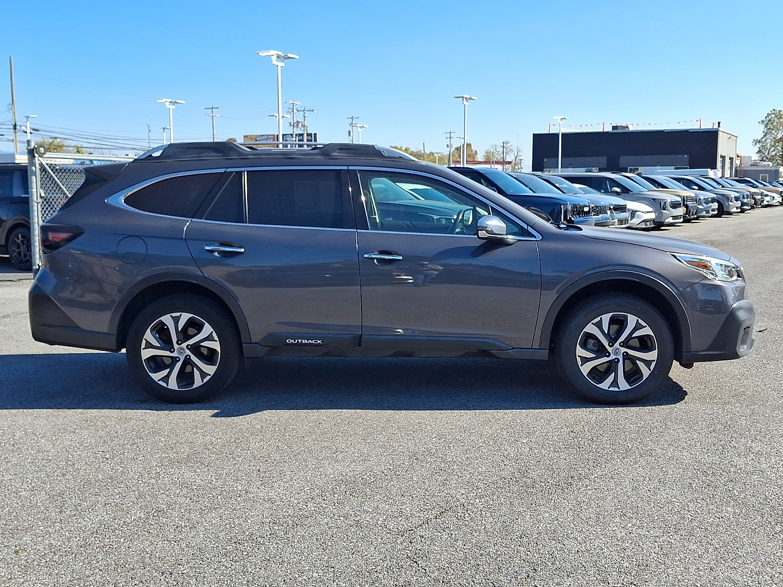 Used 2020 Subaru Outback Touring XT AWD/4WD image 4