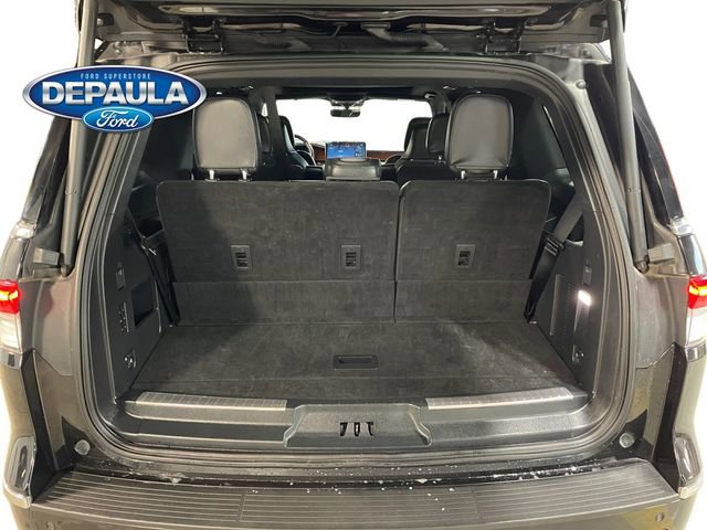 Used 2024 Lincoln Navigator Reserve AWD/4WD image 6