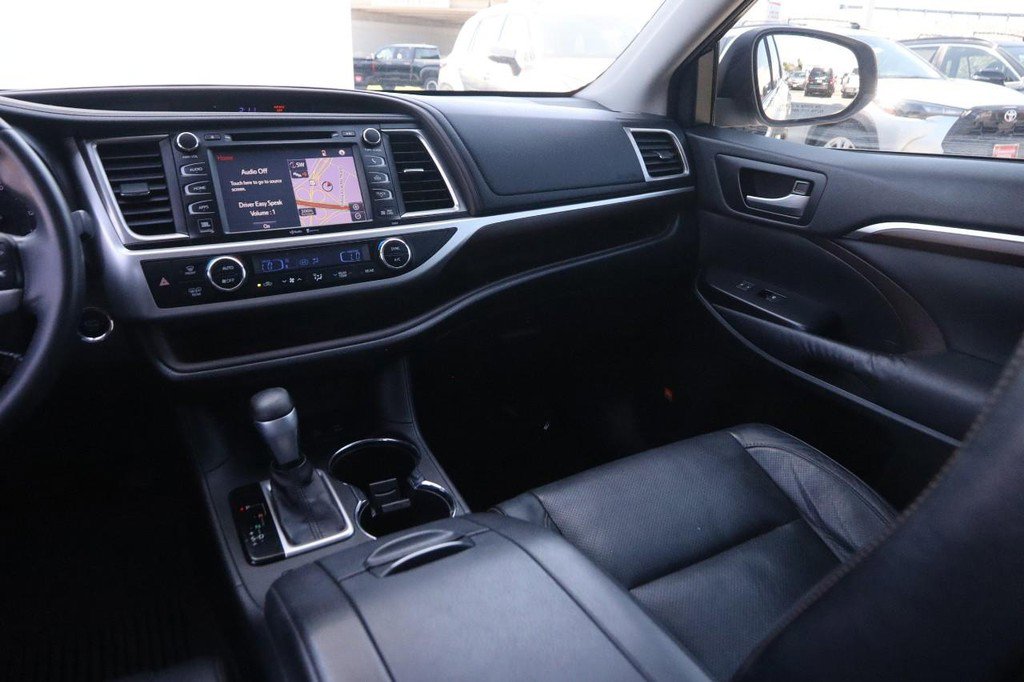 Used 2014 Toyota Highlander Limited AWD/4WD image 12