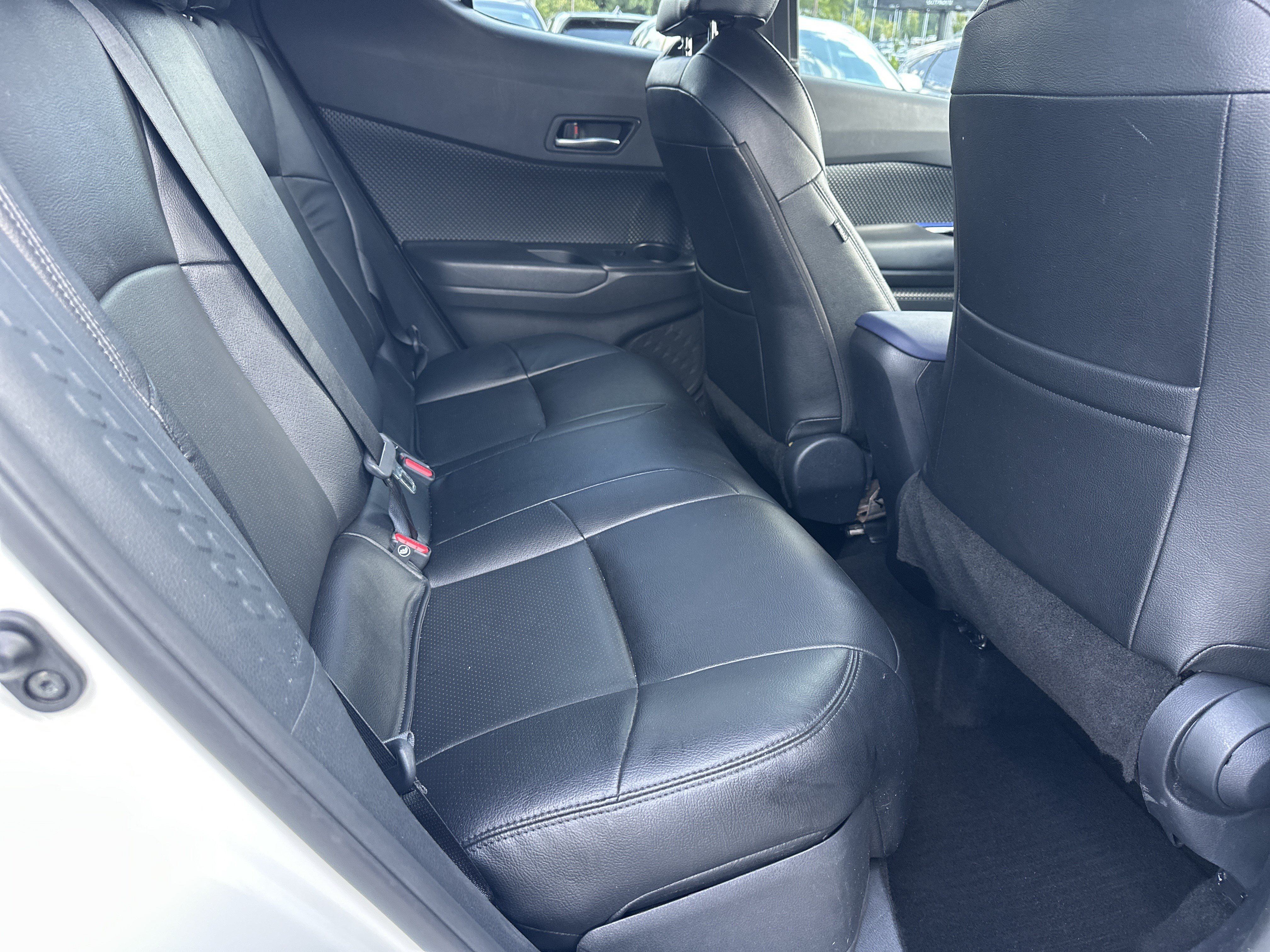 Used 2021 Toyota C-HR XLE FWD image 17