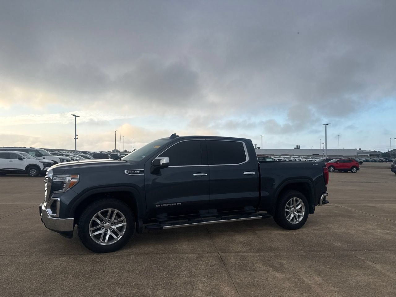 Used 2020 GMC Sierra 1500 SLT w/ SLT Premium Package AWD/4WD image 11