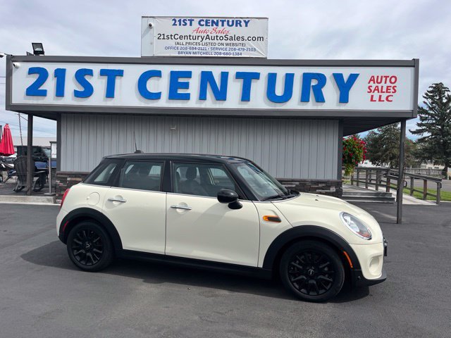 Used 2018 MINI Cooper 4-Door Hardtop FWD image 1