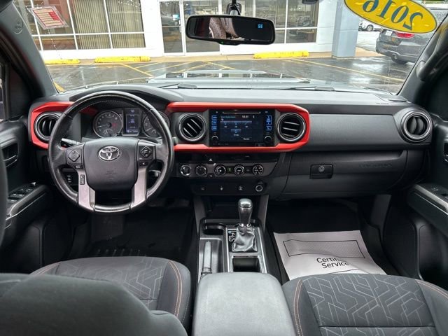 Used 2016 Toyota Tacoma TRD Sport w/ Towing Package AWD/4WD image 21