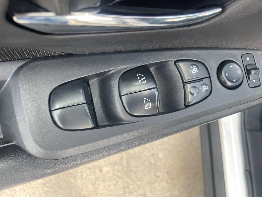 Certified 2024 Nissan Kicks SV FWD image 22