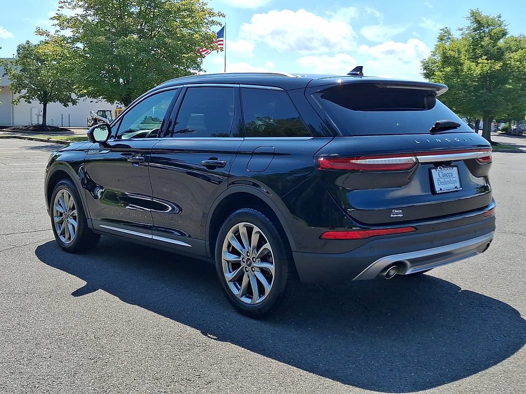 Used 2022 Lincoln Corsair AWD w/ Premium Package image 7
