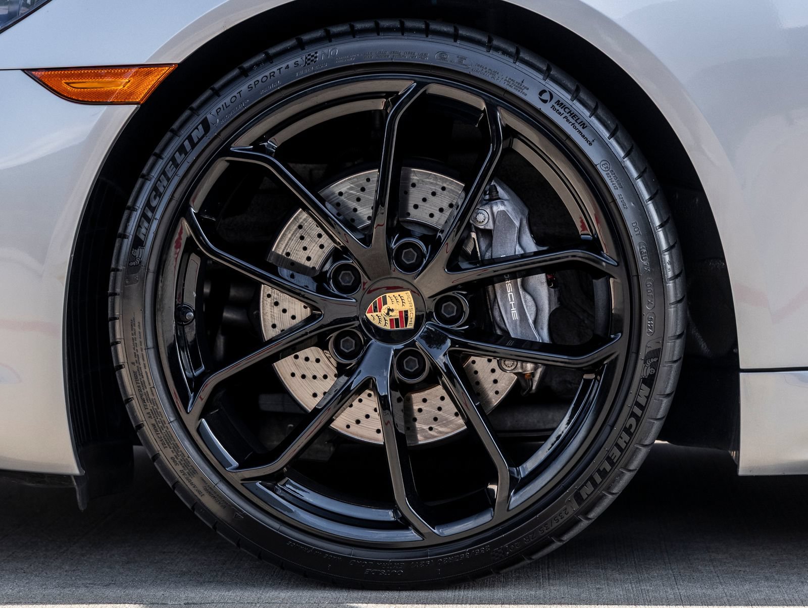 Certified 2024 Porsche 718 Boxster RWD image 16