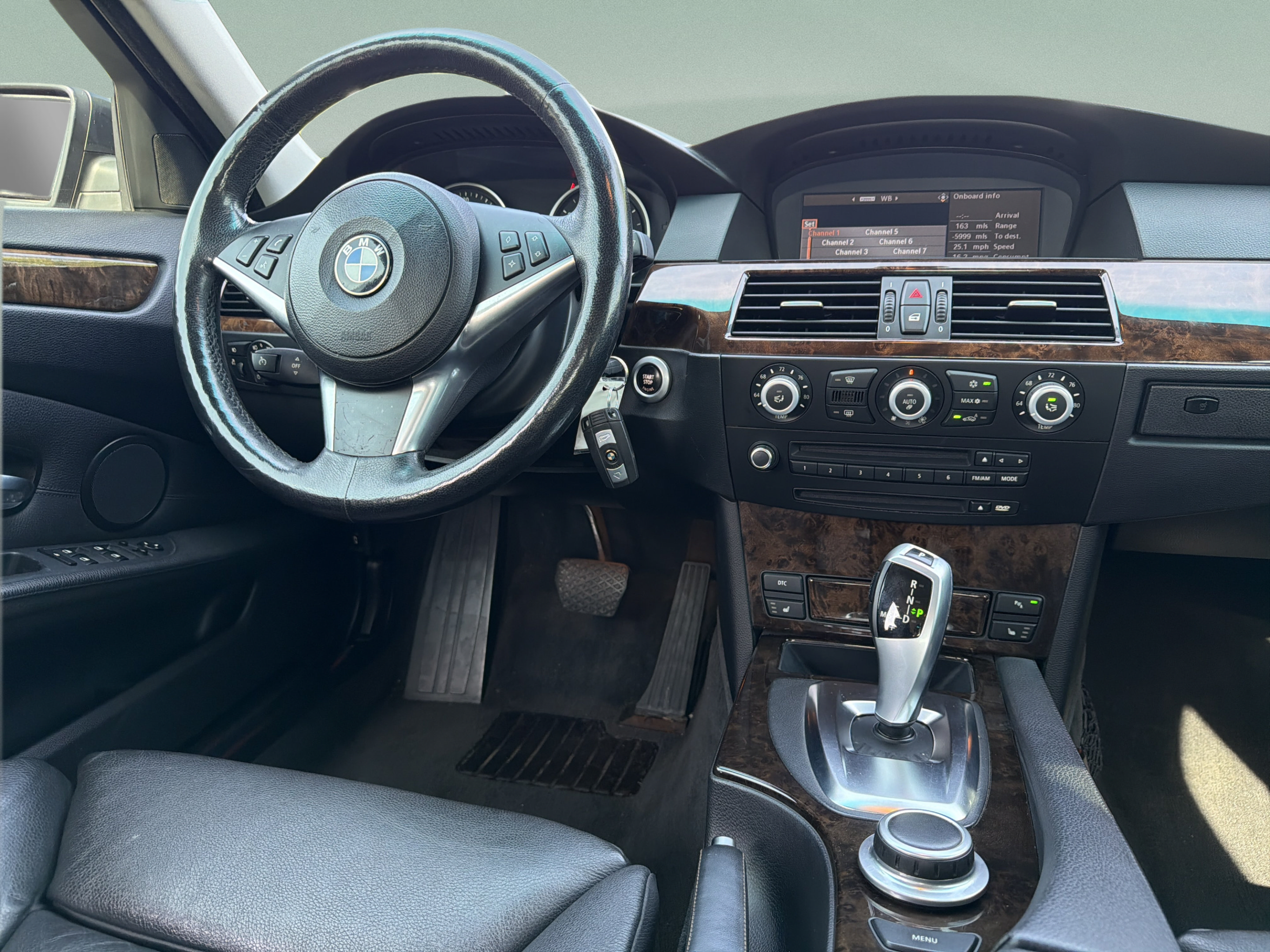 Used 2008 BMW 550i Sedan RWD image 10
