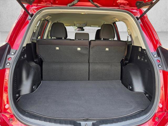 Used 2018 Toyota RAV4 LE FWD image 17