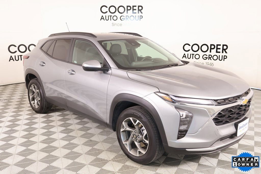 Used 2025 Chevrolet Trax LT w/ LT Convenience Package image 1