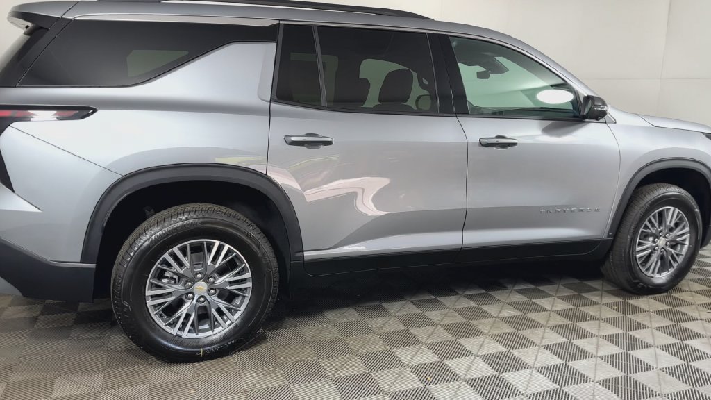 New 2027 Chevrolet Traverse LT w/ Driver Confidence Package AWD/4WD image 10
