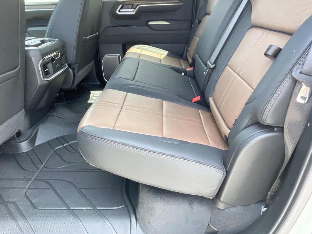New 2026 Chevrolet Silverado 1500 High Country AWD/4WD image 13
