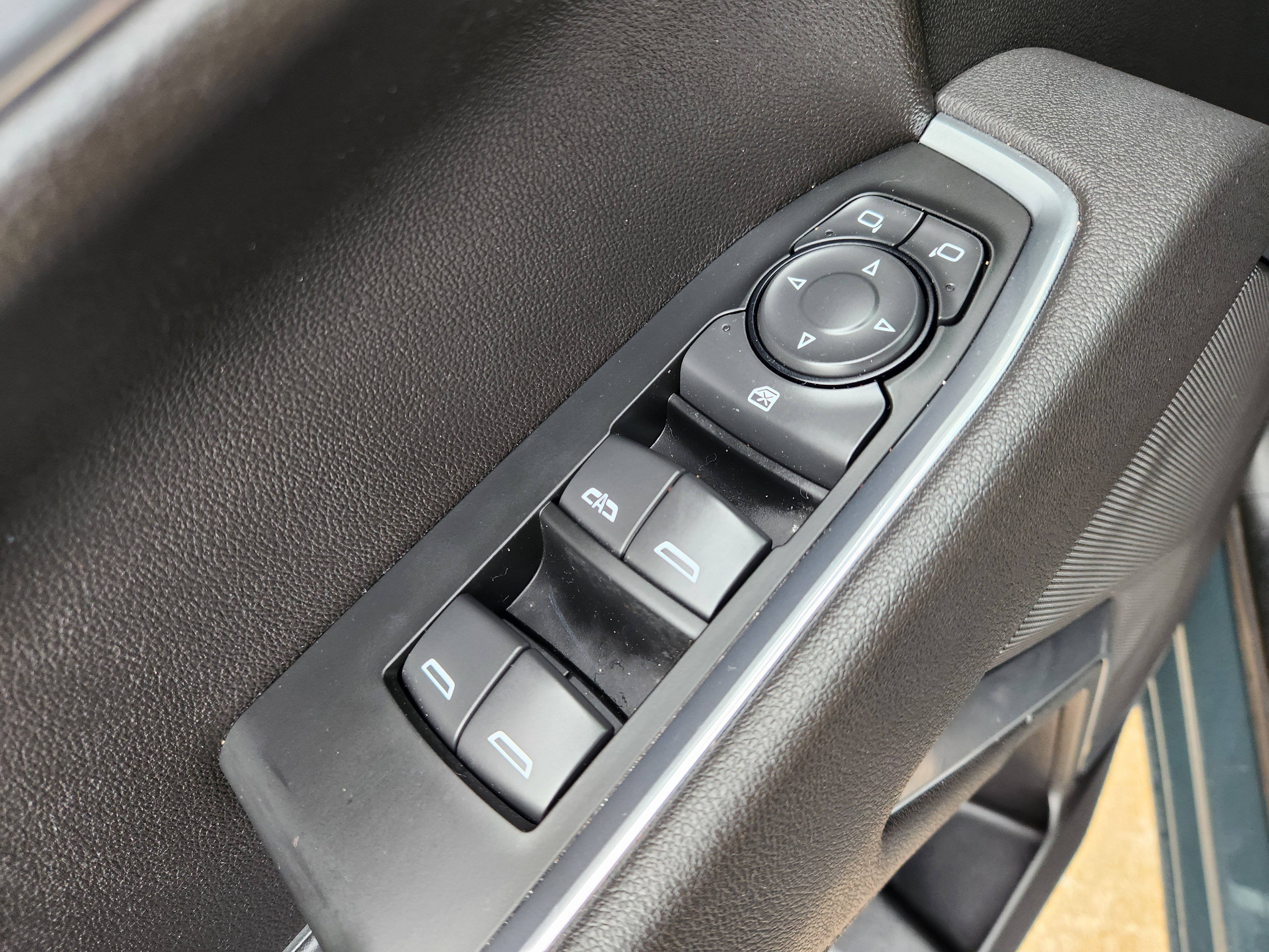 Certified 2025 Chevrolet Silverado 1500 LT image 23