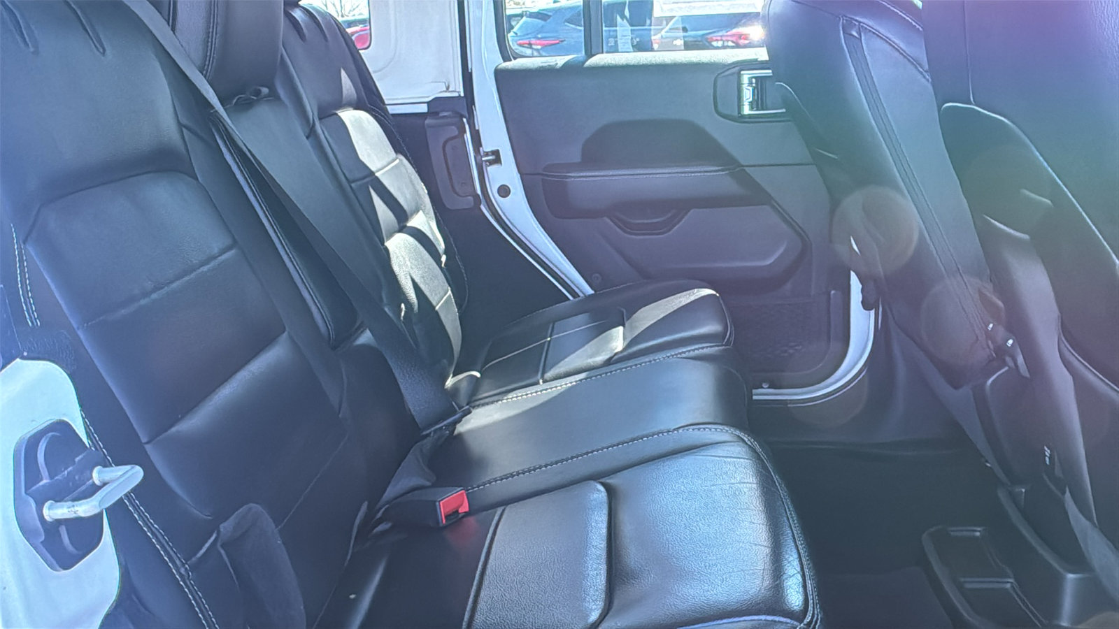 Used 2020 Jeep Wrangler Unlimited Sahara AWD/4WD image 15