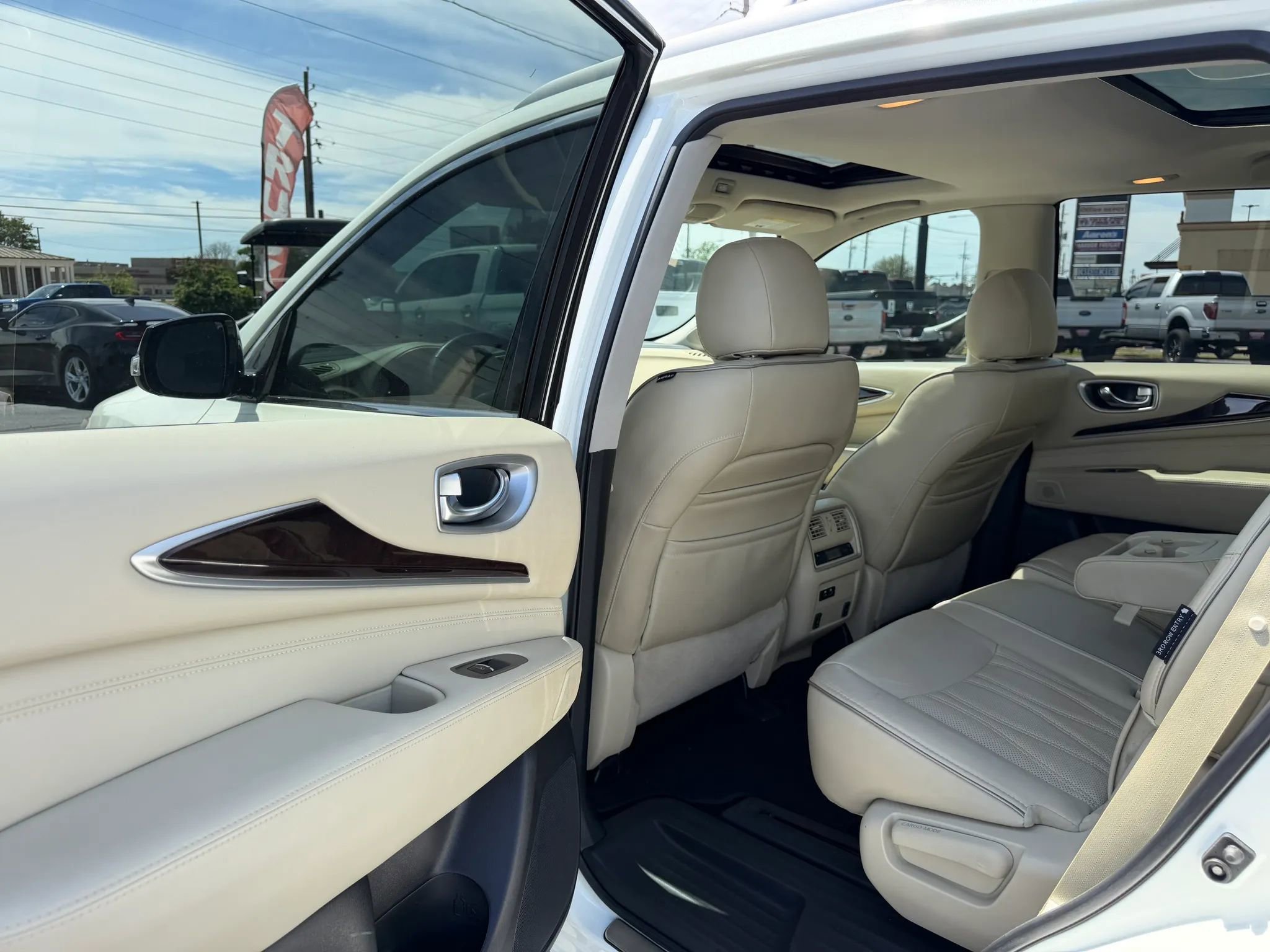 Used 2020 INFINITI QX60 Luxe w/ Sensory Package AWD/4WD image 26