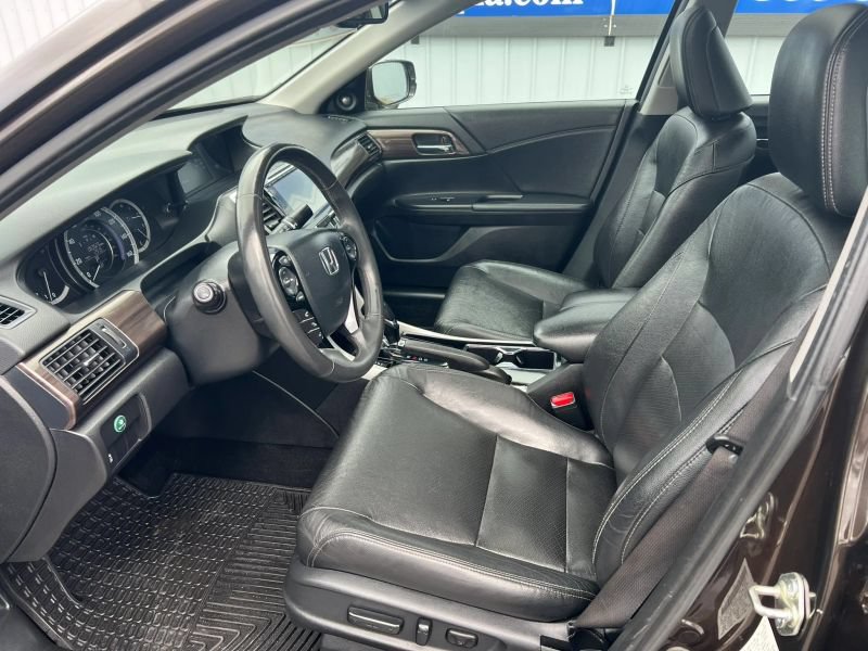 Used 2017 Honda Accord EX-L image 19