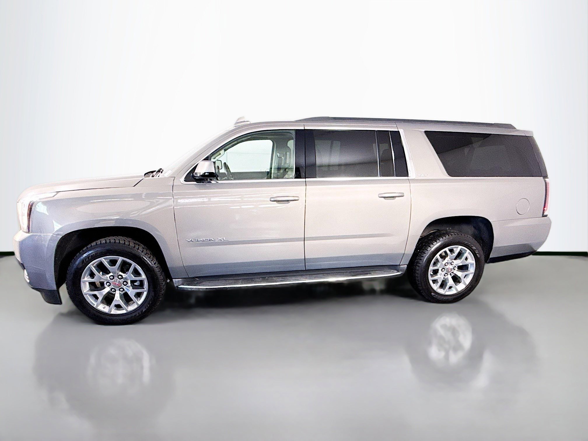 Used 2019 GMC Yukon XL SLT w/ Open Road Package image 6