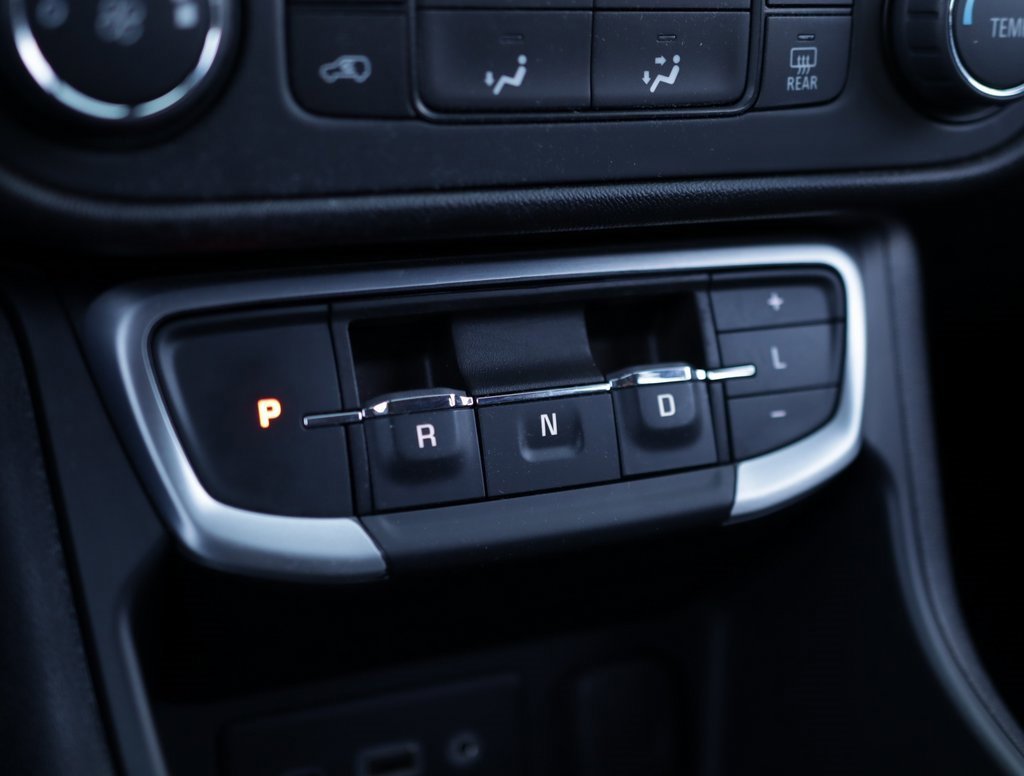 Used 2024 GMC Terrain SLE image 18