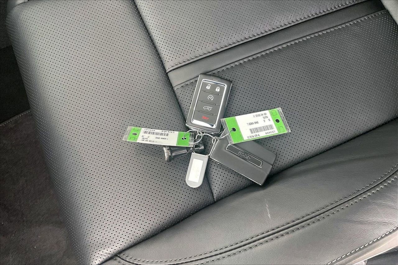 New 2026 Jeep Grand Wagoneer L Limited w/ Premium Group II image 34