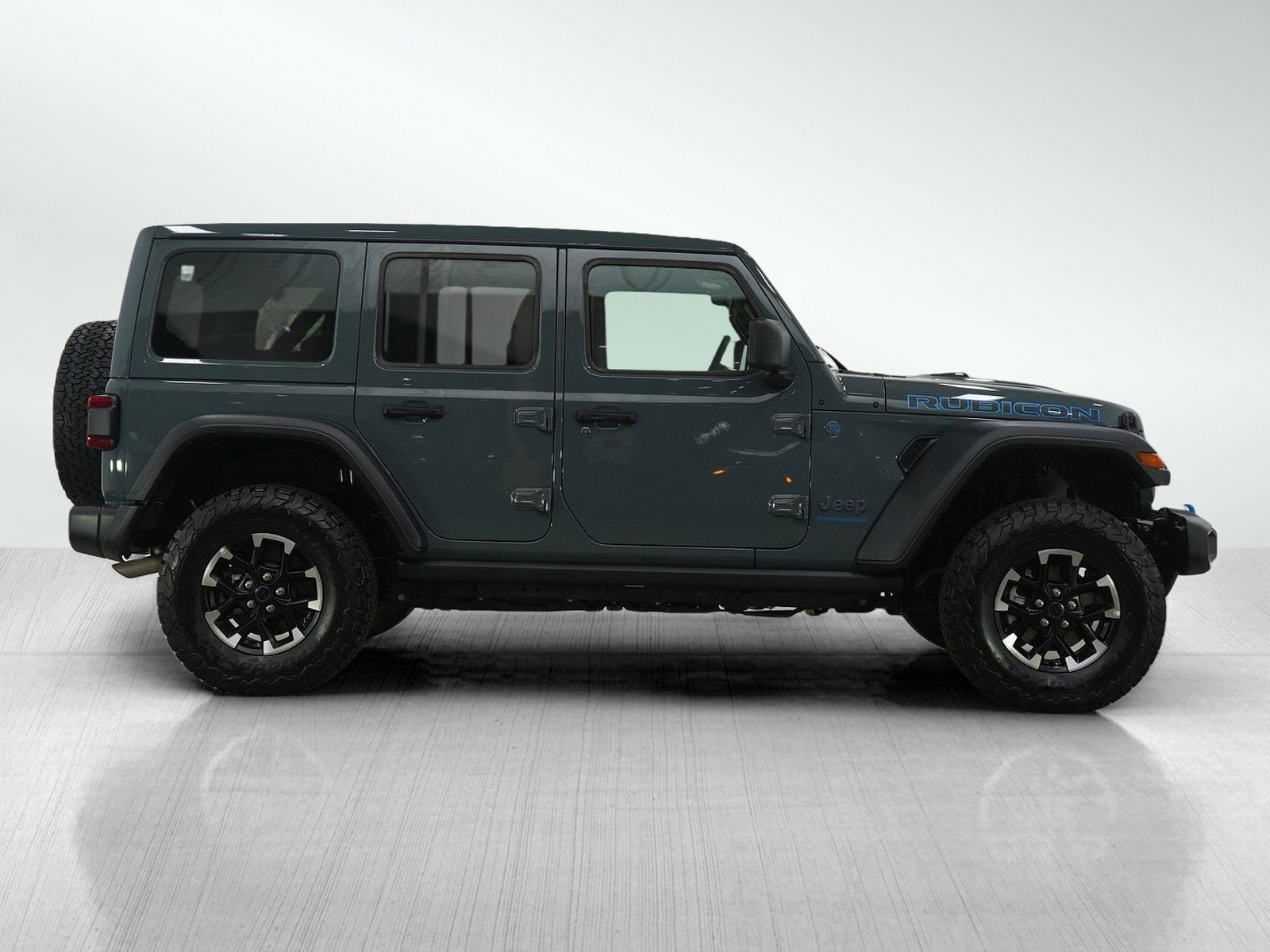 Used 2025 Jeep Wrangler Unlimited Rubicon 4xe w/ Safety Group image 6