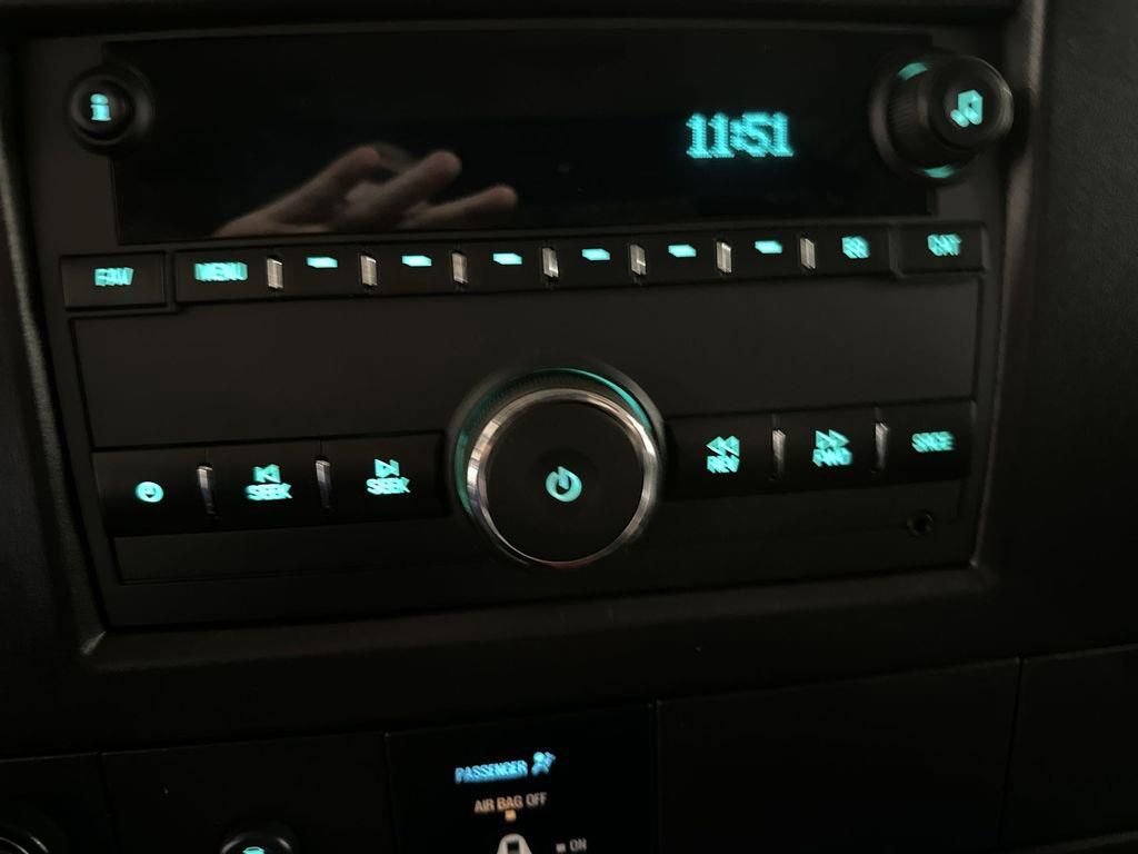 Used 2024 GMC Savana 2500 w/ Driver Convenience Package image 12
