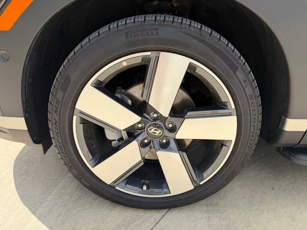 Used 2026 Hyundai Santa Fe Limited image 9