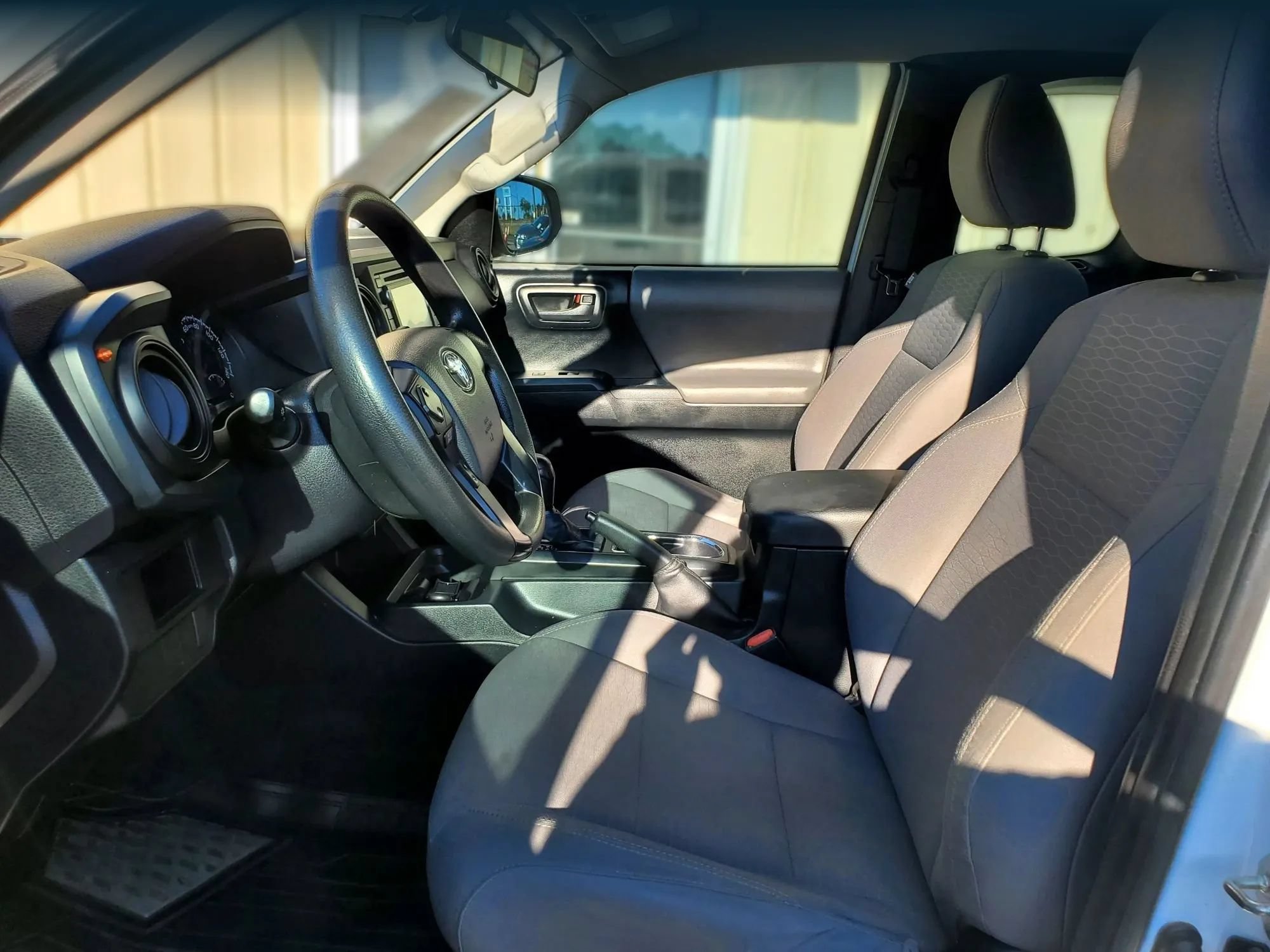 Used 2016 Toyota Tacoma SR RWD image 14
