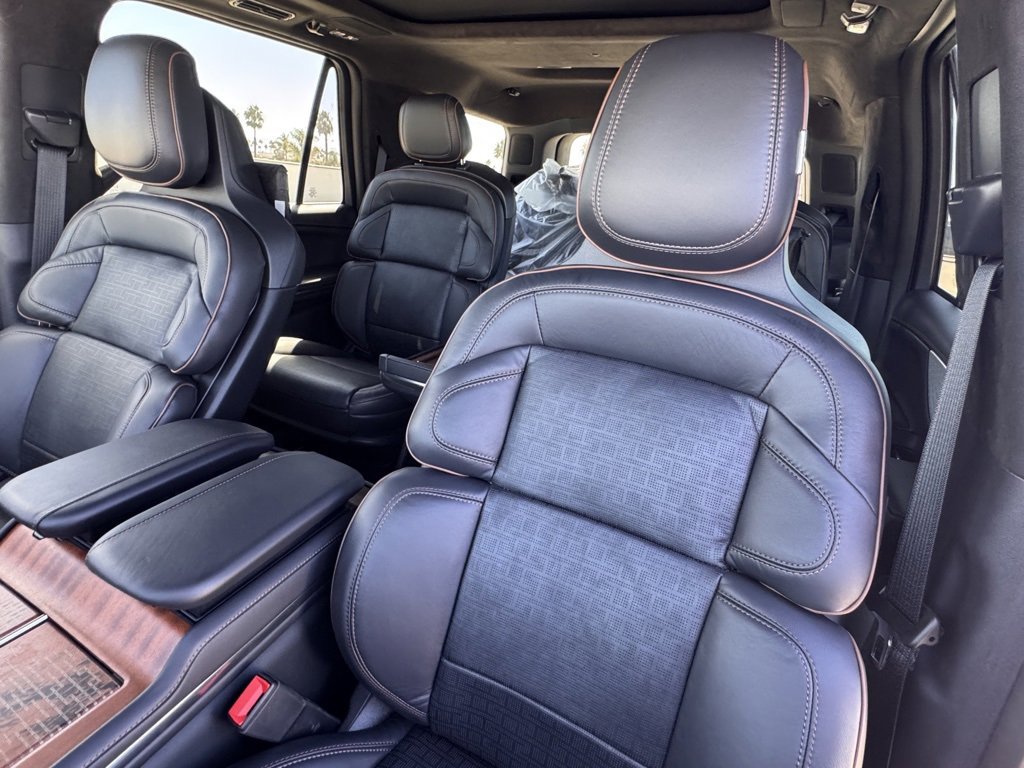 New 2025 Lincoln Navigator Black Label image 19