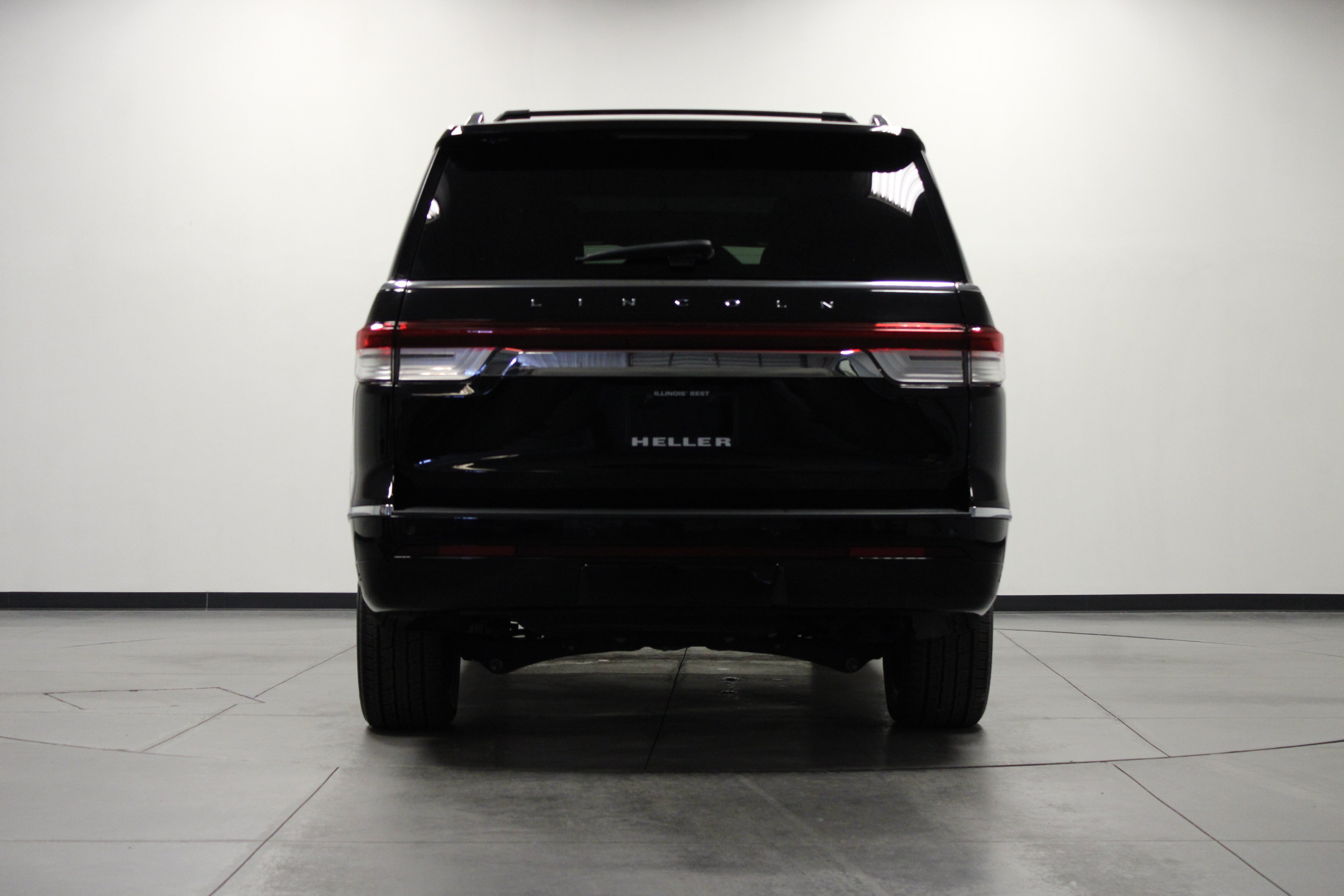 Used 2024 Lincoln Navigator L Reserve AWD/4WD image 5