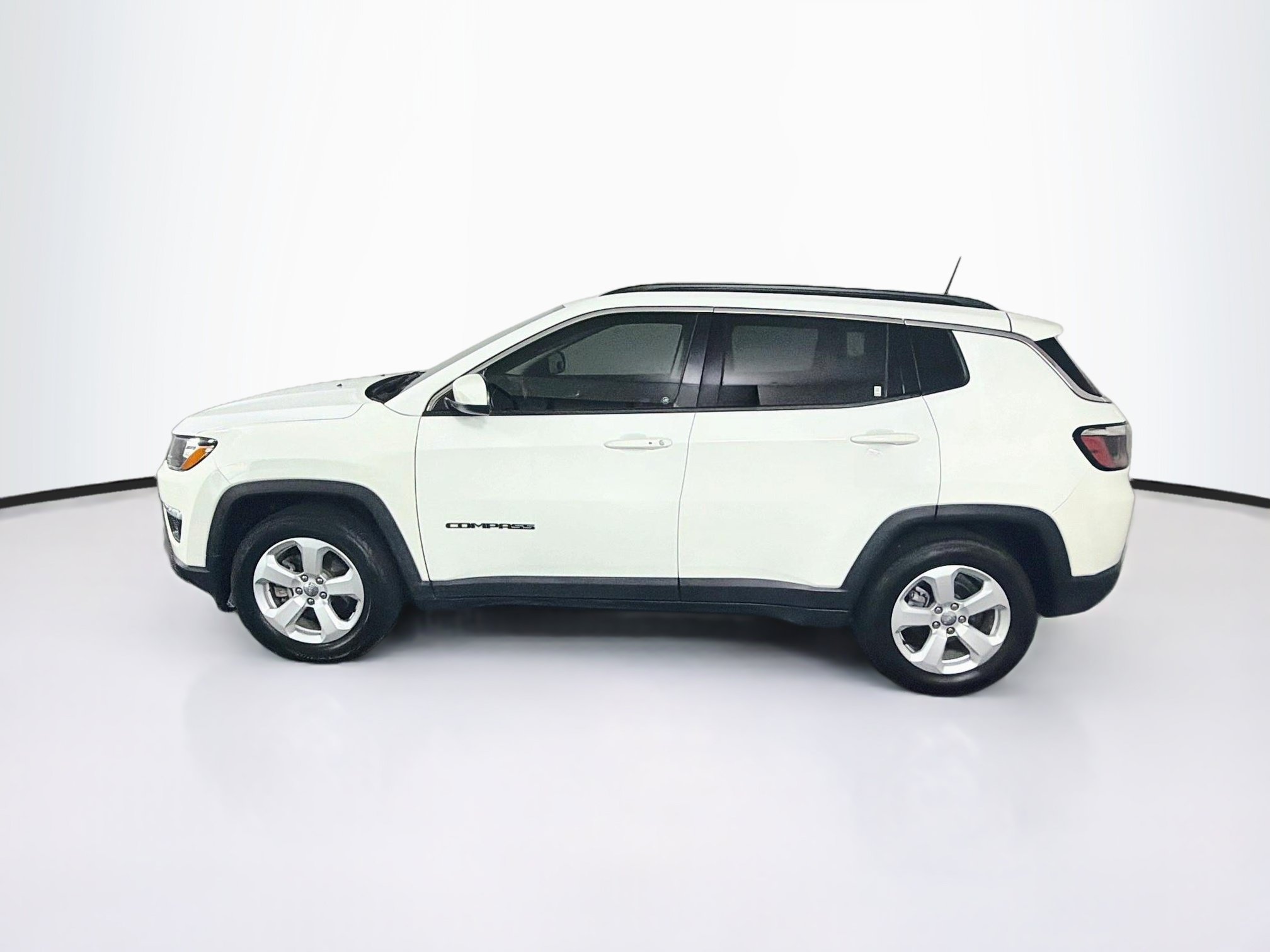 Used 2021 Jeep Compass Latitude FWD image 4