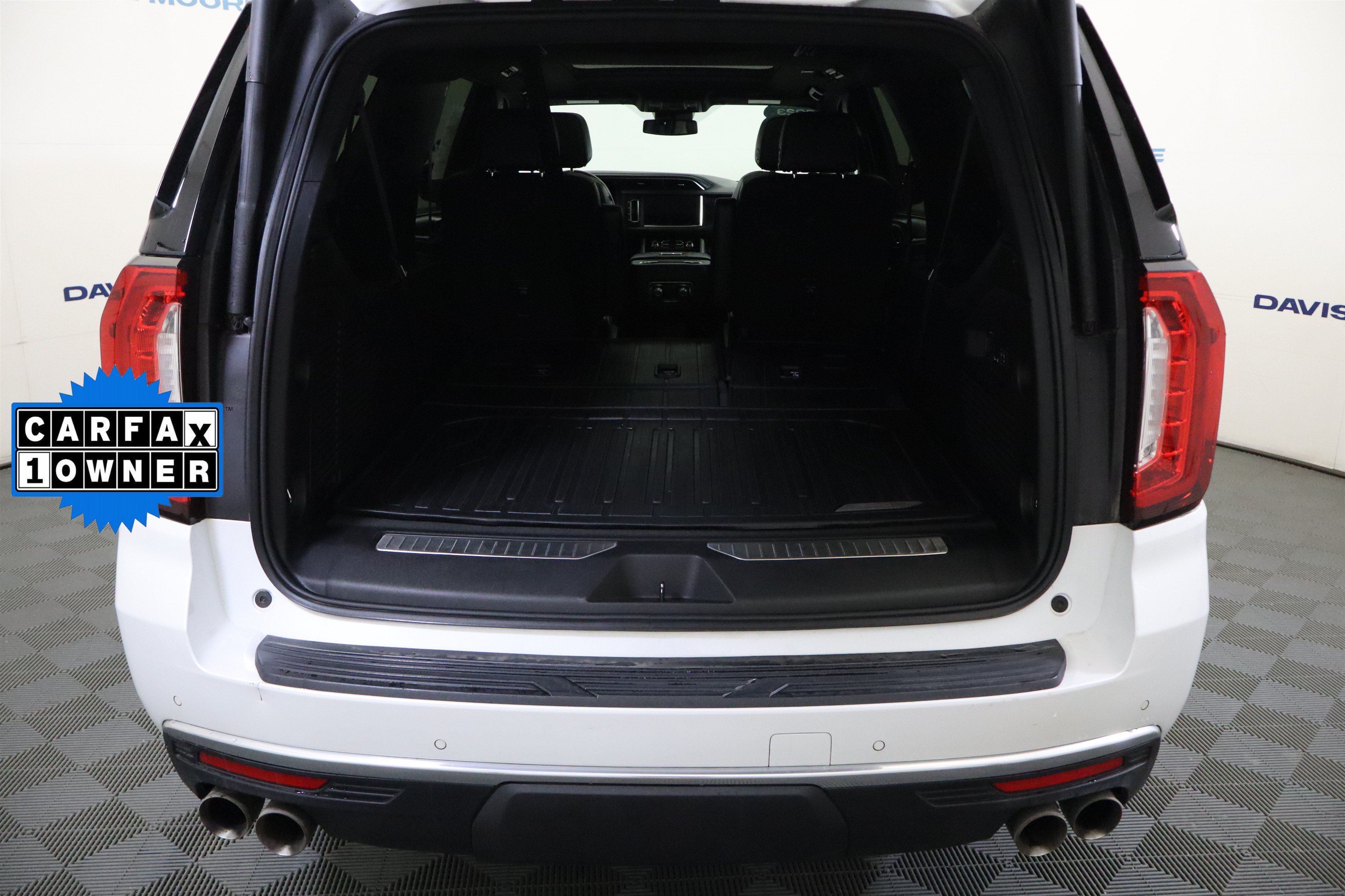 Certified 2023 GMC Yukon XL Denali AWD/4WD image 9