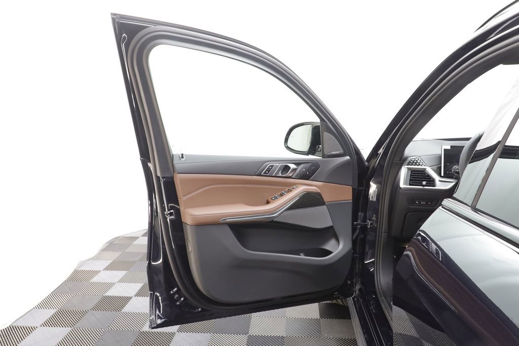 New 2026 BMW X5 M60i image 5