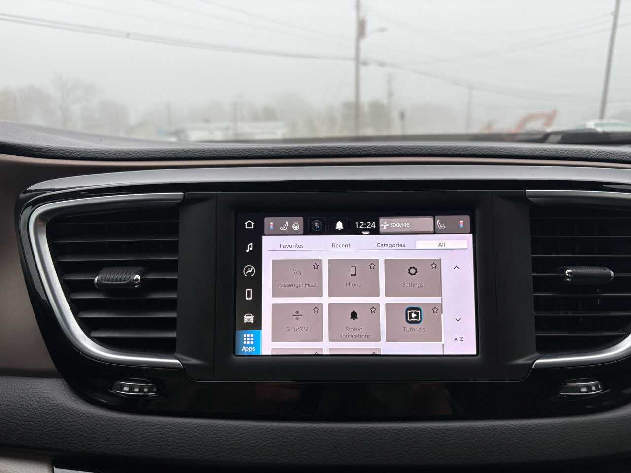 Used 2022 Chrysler Voyager LX image 20