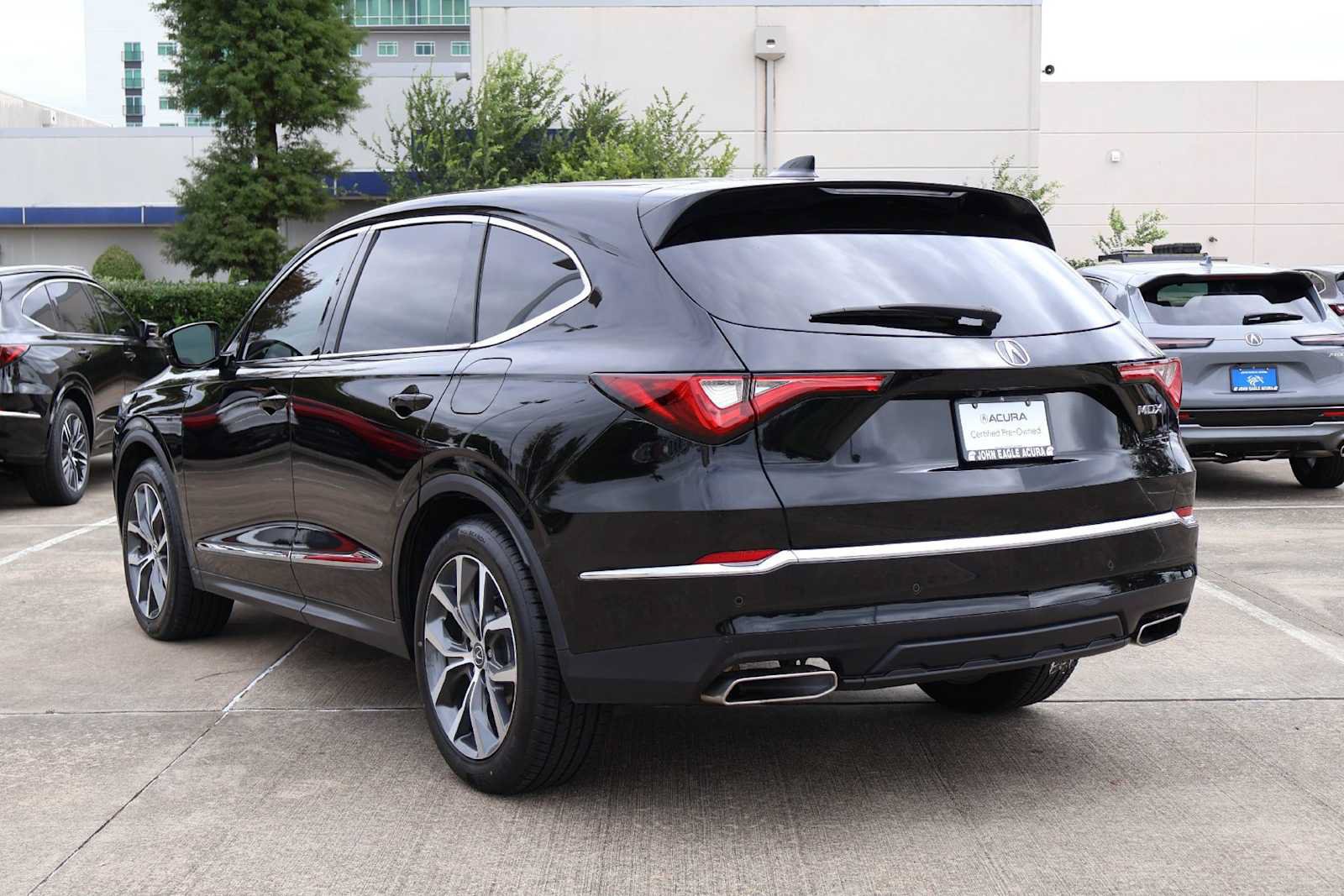 Certified 2023 Acura MDX w/ Technology Package FWD image 4