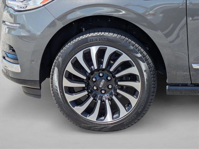 Used 2024 Lincoln Navigator L Black Label AWD/4WD image 9