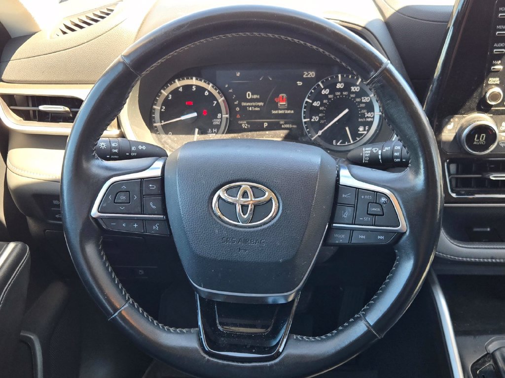 Used 2021 Toyota Highlander XLE FWD image 14