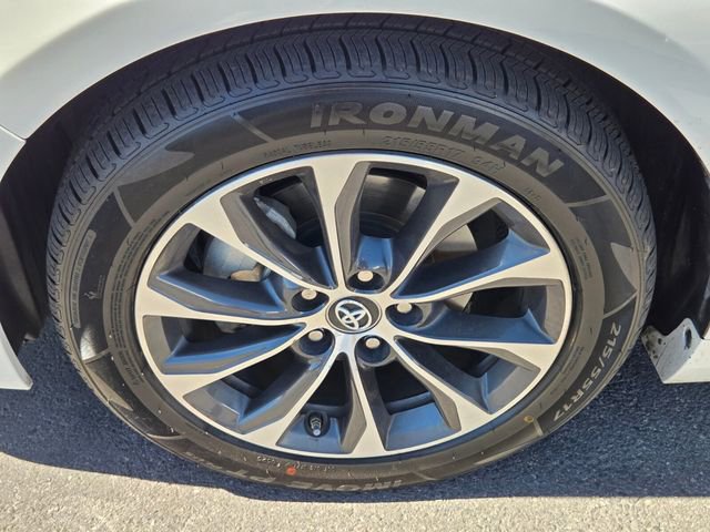 Used 2016 Toyota Avalon XLE Premium image 9