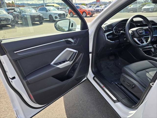 Used 2025 Audi Q3 2.0T Premium w/ Convenience Package AWD/4WD image 21