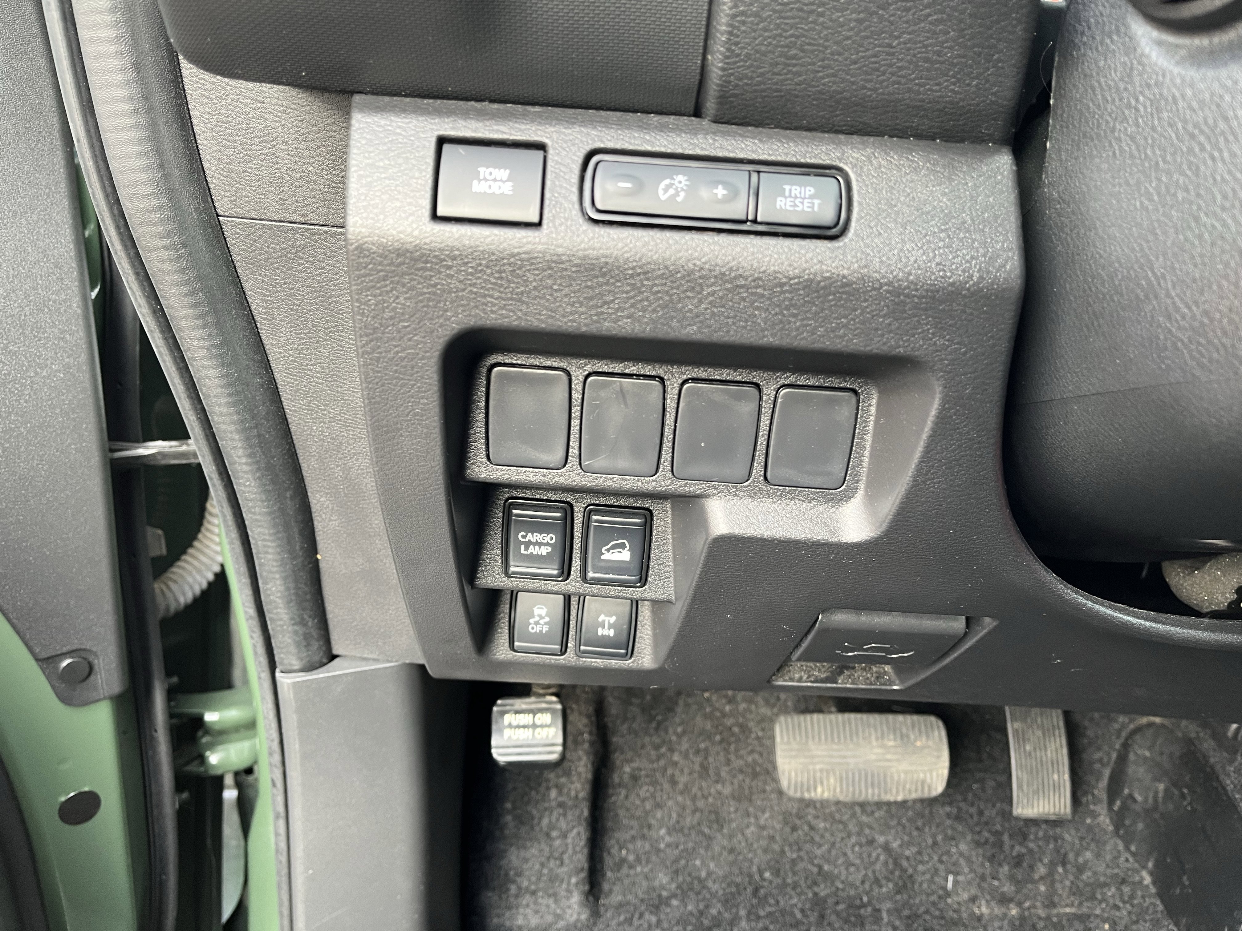 Certified 2024 Nissan Frontier PRO-4X w/ Off-Road Protection Package image 15