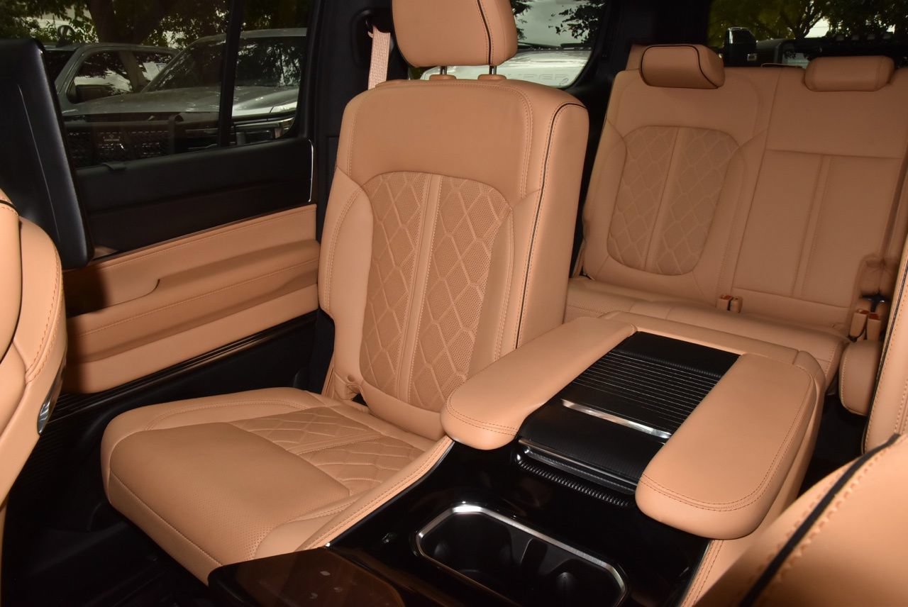 Used 2024 Jeep Grand Wagoneer Series III w/ Rear Seat Video Group 1 AWD/4WD image 21