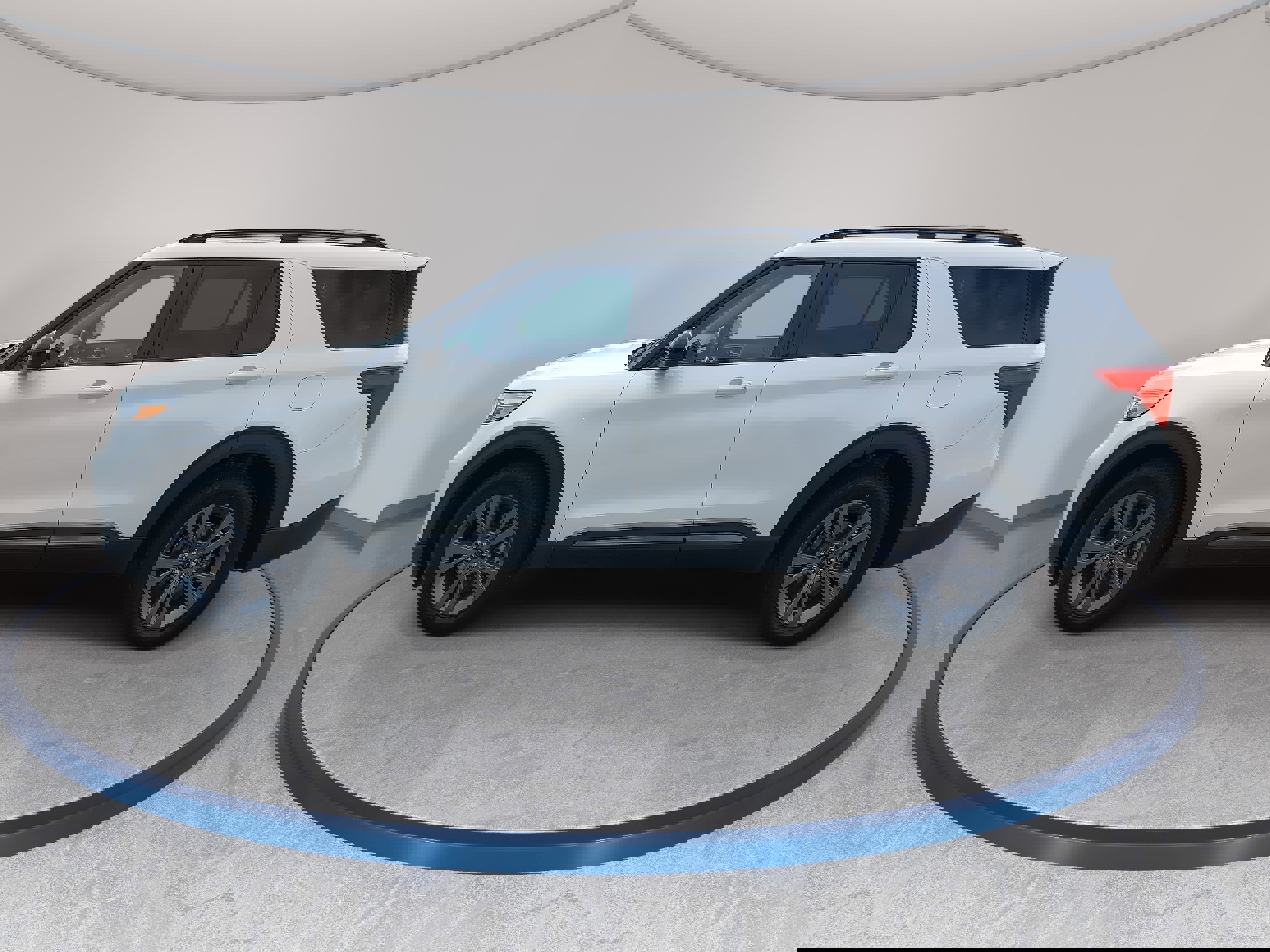 Used 2023 Ford Explorer XLT w/ Equipment Group 202A image 8