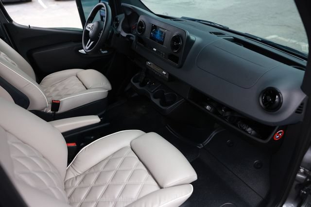 Used 2020 Mercedes-Benz Sprinter 2500 image 14