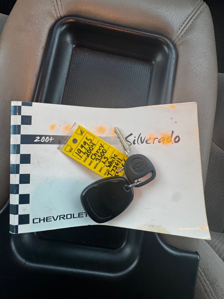 Used 2004 Chevrolet Silverado 3500 2WD Crew Cab w/ Heavy-Duty Power Package image 26