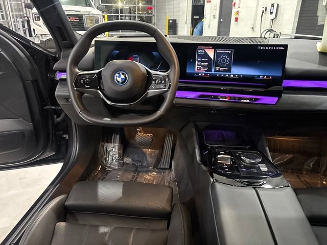 Used 2024 BMW i5 eDrive40i w/ Premium Package RWD image 21