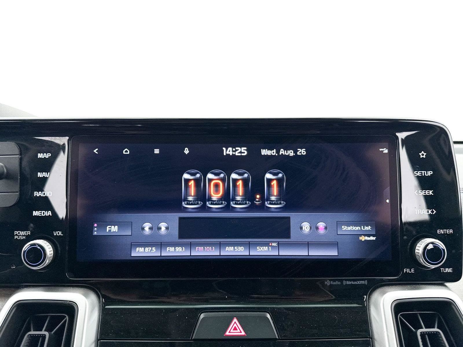 Certified 2022 Kia Sorento S w/ Panoramic Sunroof Package AWD/4WD image 6