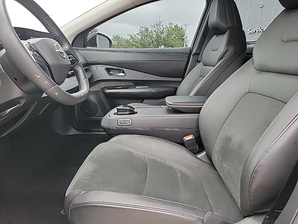 Used 2023 Nissan Ariya AWD image 12