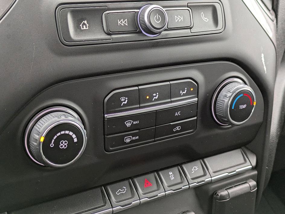 Used 2023 Chevrolet Silverado 2500 Custom w/ Custom Value Package image 22