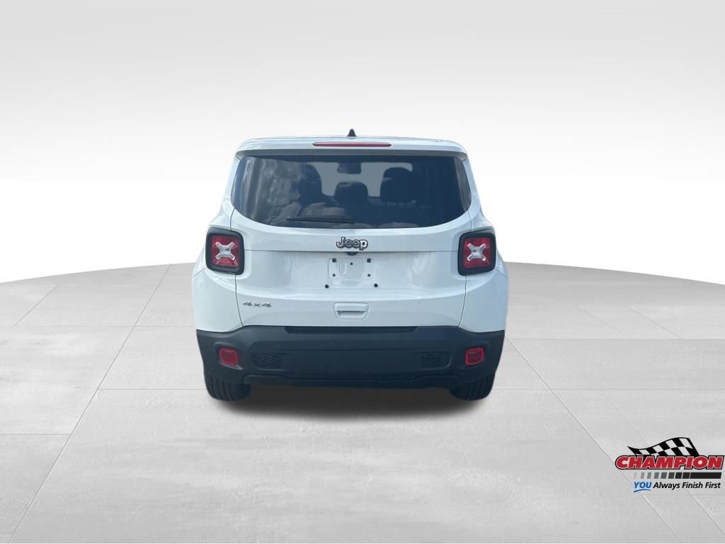 Used 2023 Jeep Renegade Latitude image 4