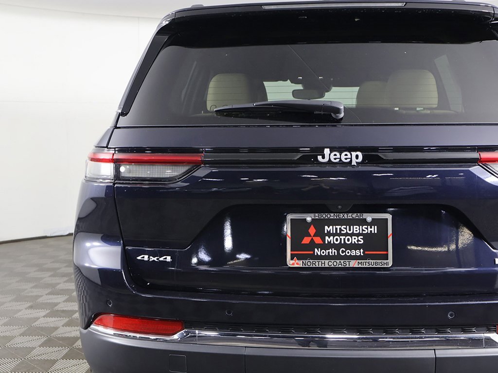 Used 2024 Jeep Grand Cherokee Limited image 16